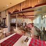 Hotel Boryka Family