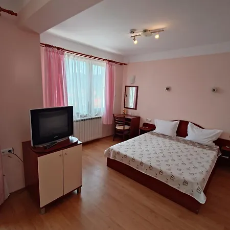 Boryka Family 3*