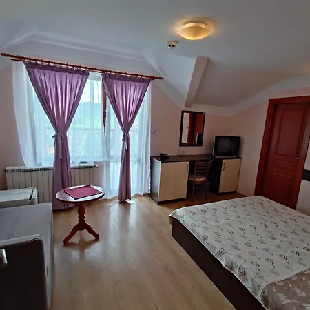 Ξενοδοχείο Boryka Family 3*