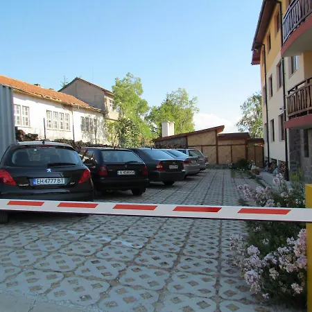 Boryka Family 3*