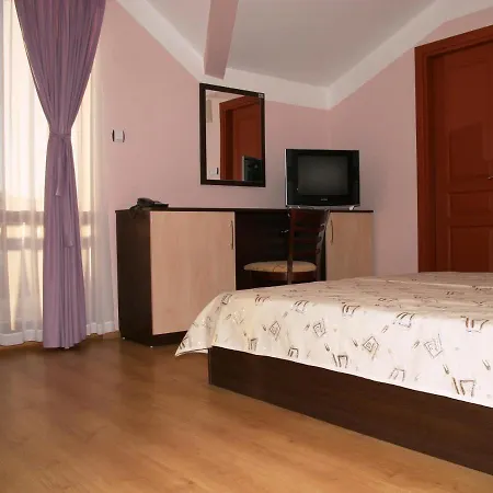 Boryka Family 3*
