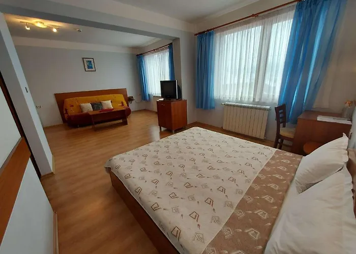 Boryka Family Asikoria